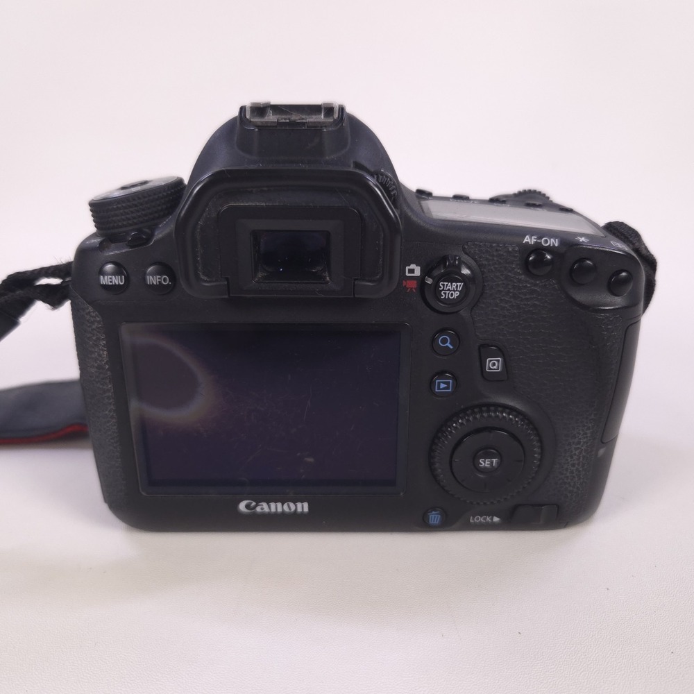 Canon EOS 6D 20.2MP Digital SLR Camera (Body Only) w/ Flash Charger 3 Batteries - Picture 4 of 16